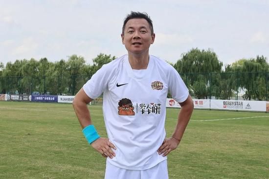 爱人身上涂上酸奶