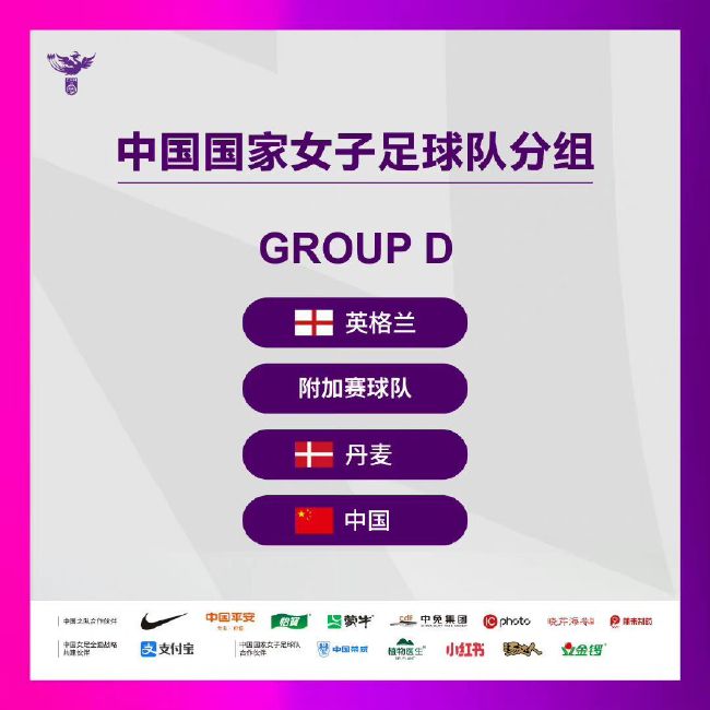 白袜美女将女生踩在脚下蹂躏小说